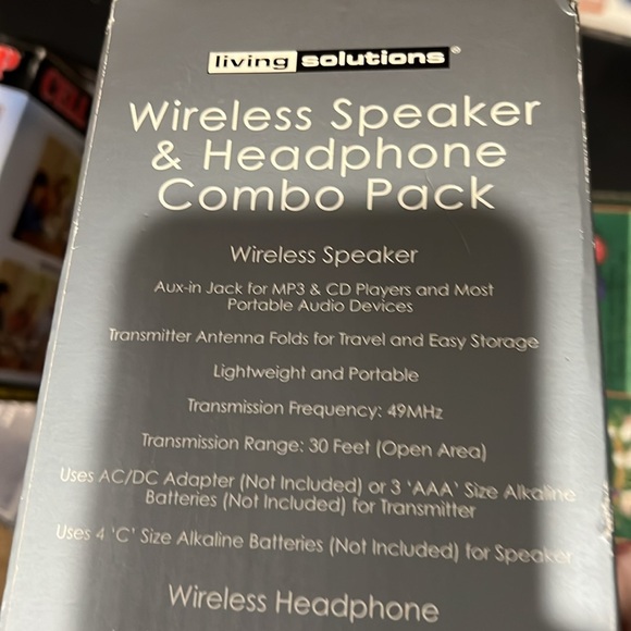 WIRELESS SPEAKER AND HEADPHONE COMBO PACK ! - Picture 3 of 8